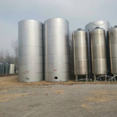 饮料厂储蓄罐 二手玻璃钢储罐 集优品 化工混合罐 隔绝外界污染第3张
