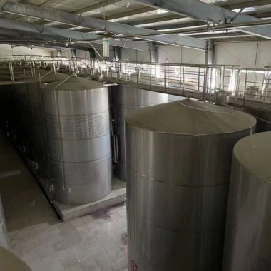 二手不锈钢储罐 立式 化工储存 304耐腐蚀 铁罐 保温罐第3张