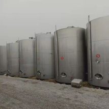 出售二手不锈钢储罐 10至100立方红酒储存罐 密封性好
