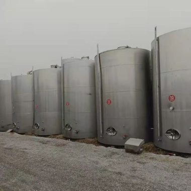 出售二手不锈钢储罐 10至100立方红酒储存罐 密封性好第1张