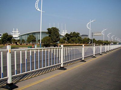 市政护栏 城市交通镀锌喷塑钢护栏 交通护栏第4张